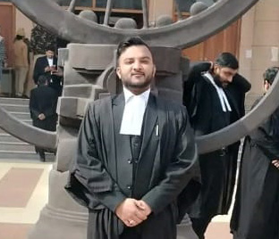 Adv Aman Chaturvedi